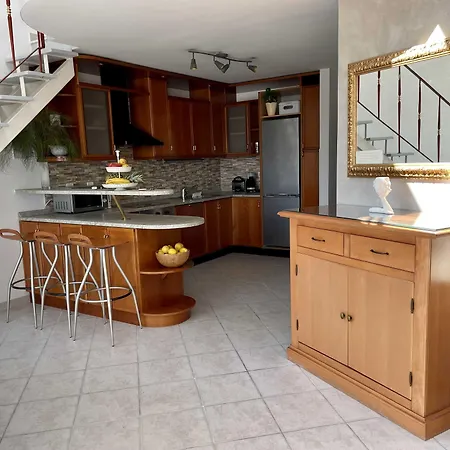 Simply The Ντουμπρόβνικ